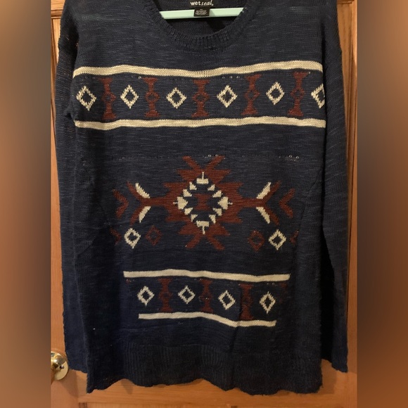 Long Patterned Sweater - Picture 3 of 5